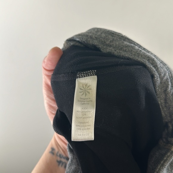 Athleta Be Free 2 in 1 Capri Skirted Leggings Reflective Athletic Skirt SM - Picture 8 of 8